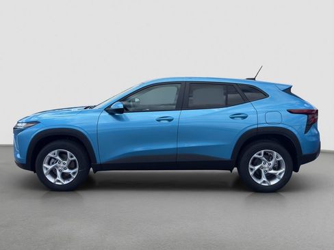 New 2026 Chevrolet Trax LS w/ LS Convenience Package FWD image 3