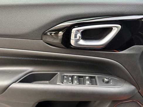 New 2026 Jeep Compass Latitude AWD/4WD image 10