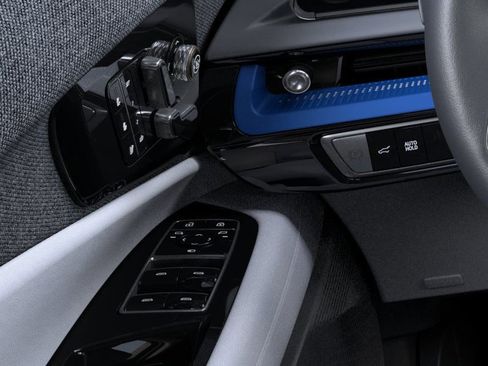 New 2025 Cadillac Optiq Luxury 2 image 46