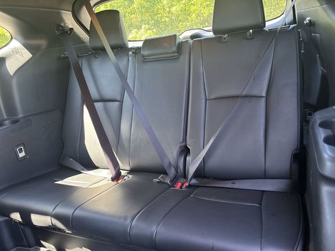 Used 2022 Toyota Highlander XSE FWD image 26