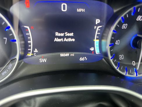 Used 2024 Chrysler Pacifica Touring-L FWD image 22