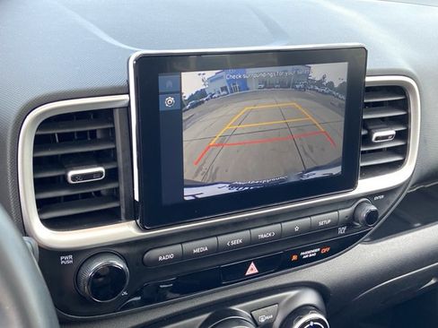 Used 2025 Hyundai Venue SEL FWD image 36