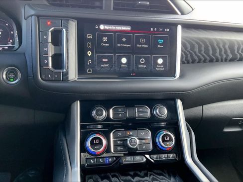 Used 2023 GMC Yukon XL Denali w/ Advanced Technology Package AWD/4WD image 35