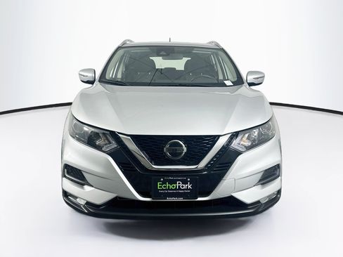 Used 2021 Nissan Rogue Sport SV FWD image 2