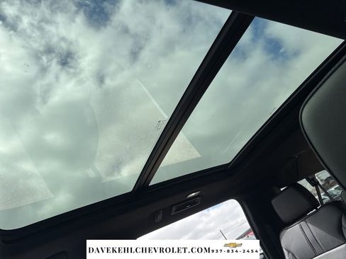 Used 2022 Chevrolet Suburban RST w/ Luxury Package image 31