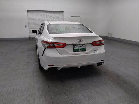 Used 2018 Toyota Camry SE FWD image 6