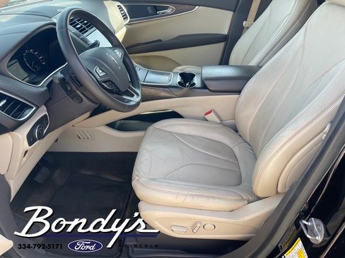 Used 2017 Lincoln MKX Reserve image 13