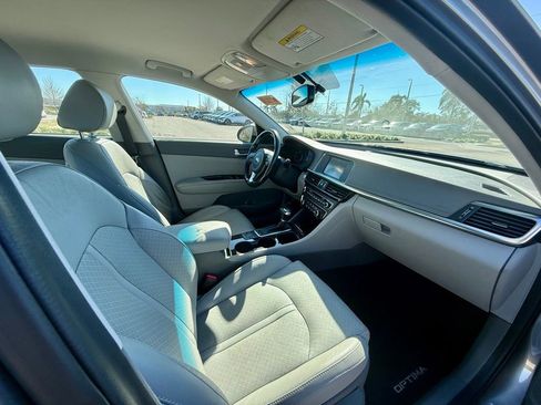 Used 2017 Kia Optima EX image 12