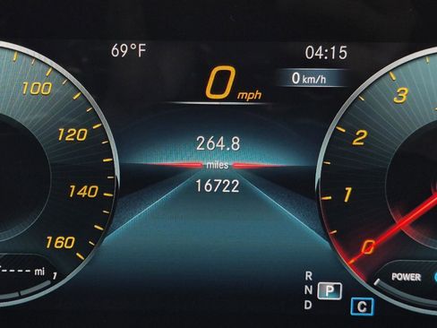 Used 2023 Mercedes-Benz GLS 450 4MATIC image 13