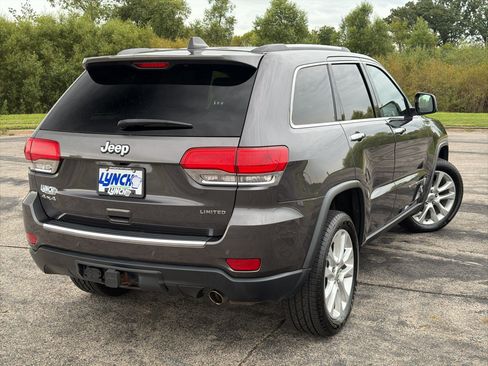 Used 2017 Jeep Grand Cherokee Limited w/ Trailer Tow Group IV AWD/4WD image 4
