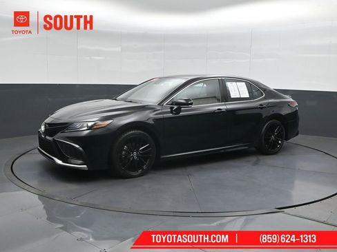 Used 2024 Toyota Camry XSE FWD image 7
