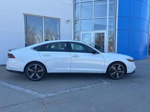 Used 2023 Honda Accord Sport image 7