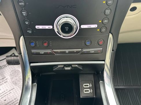 Used 2020 Ford Edge Titanium w/ Equipment Group 301A AWD/4WD image 36