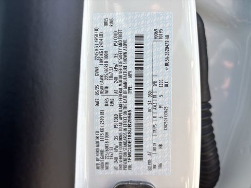 Used 2025 Ford Escape SE image 33