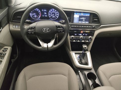 Used 2020 Hyundai Elantra SEL FWD image 22