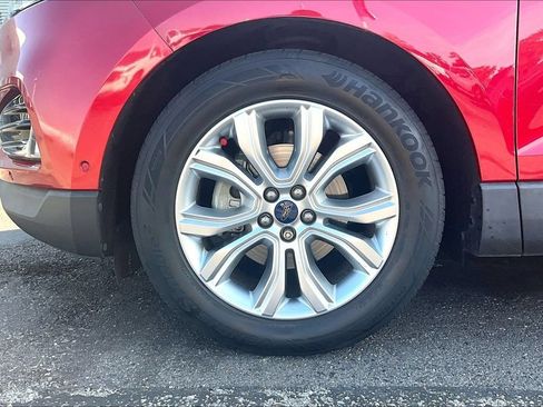 Used 2020 Ford Edge Titanium w/ Equipment Group 301A FWD image 4