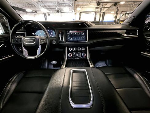 Used 2024 GMC Yukon XL Denali w/ Advanced Technology Package AWD/4WD image 22