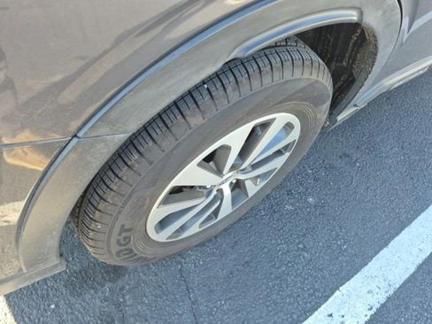 Used 2020 Subaru Outback Premium image 12