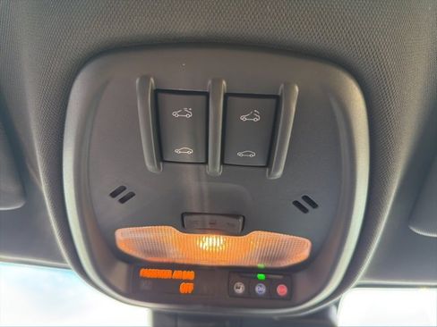 Used 2024 Chevrolet Trax RS w/ Sunroof Package image 28