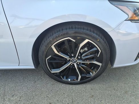 Certified 2023 Nissan Altima 2.5 SR FWD image 5