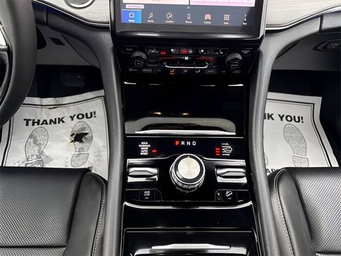 New 2025 Jeep Grand Cherokee Overland image 16