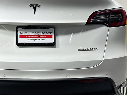 Used 2021 Tesla Model Y Long Range image 17