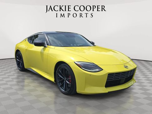 Used 2024 Nissan Z Performance w/ Floor Mat Package RWD image 3