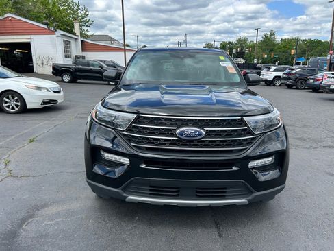 Used 2024 Ford Explorer XLT w/ Equipment Group 202A AWD/4WD image 2