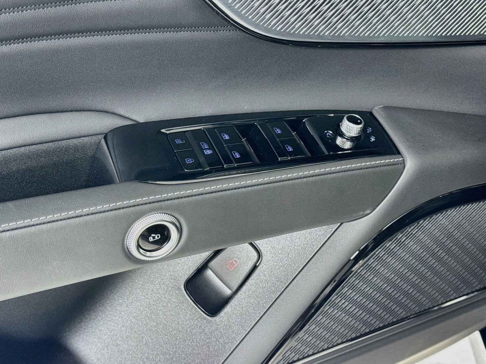 Used 2025 Maserati Grecale GT AWD/4WD image 16