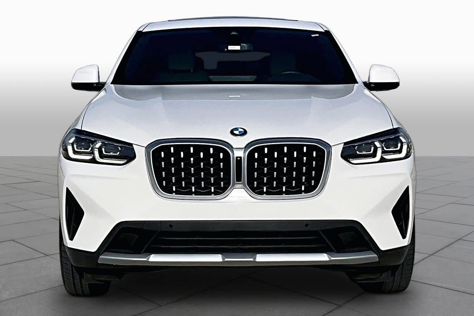 Used 2024 BMW X4 xDrive30i w/ Premium Package AWD/4WD image 3