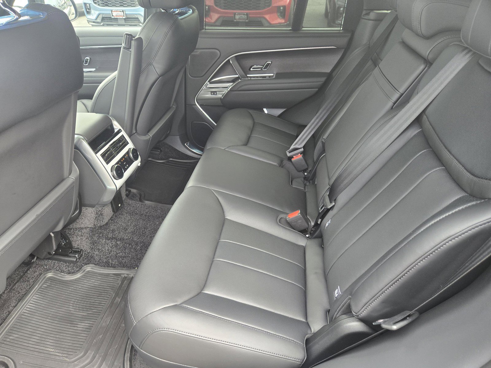 Used 2026 Land Rover Range Rover SE AWD/4WD image 5