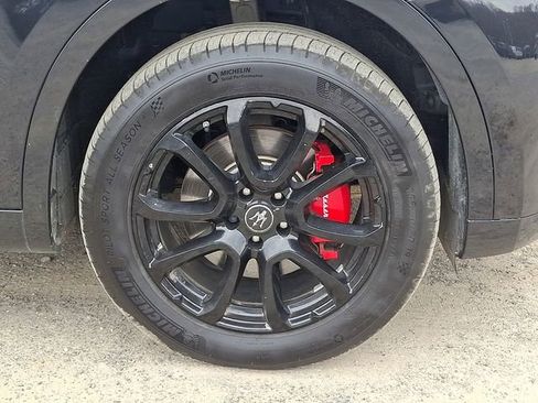 Used 2020 Maserati Levante image 29