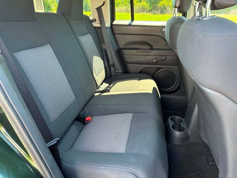 Used 2010 Jeep Patriot Sport w/ Tire & Wheel Group AWD/4WD image 11