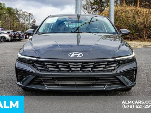 Used 2025 Hyundai Elantra SE image 10