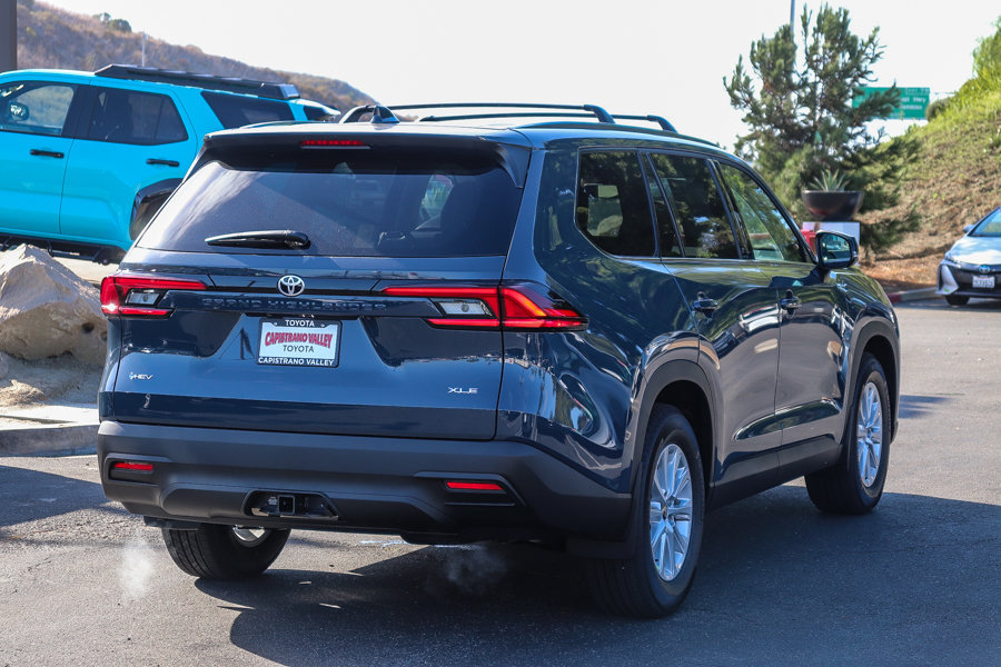 New 2026 Toyota Grand Highlander XLE FWD image 8