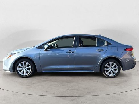 Used 2023 Toyota Corolla LE image 3