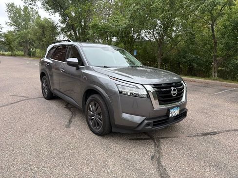 Used 2022 Nissan Pathfinder SV AWD/4WD image 13