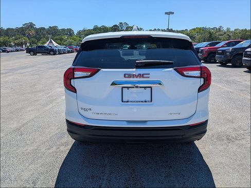 Used 2024 GMC Terrain SLE AWD/4WD image 6