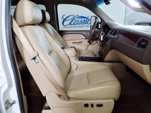 Used 2013 Chevrolet Silverado 3500 LTZ w/ LTZ Plus Package image 12