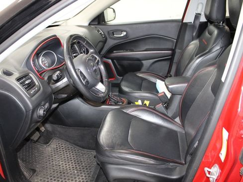 Used 2018 Jeep Compass Trailhawk w/ Leather Interior Group AWD/4WD image 17