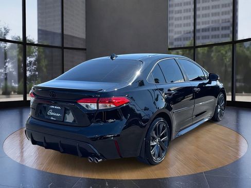 Used 2025 Toyota Corolla SE image 3