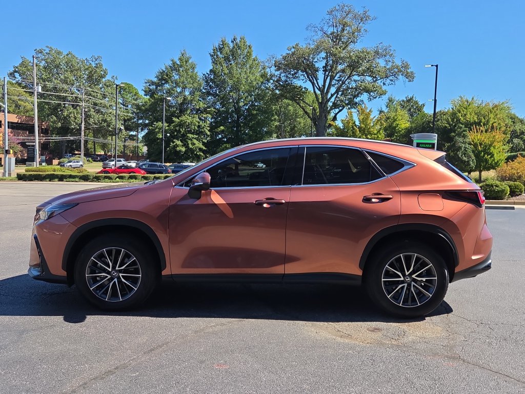 Used 2025 Lexus NX 250 FWD w/ Accessory Package (Z1) image 2
