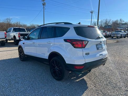 Used 2019 Ford Escape SE image 6