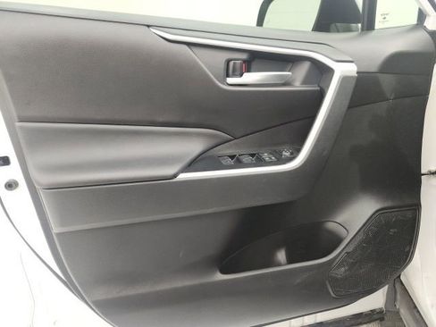 Used 2025 Toyota RAV4 XLE w/ Convenience Package image 11