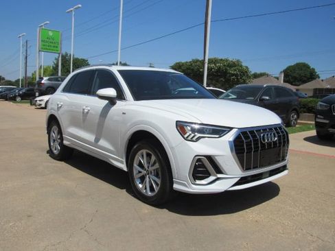 Used 2023 Audi Q3 2.0T Premium Plus w/ Premium Plus Package image 4