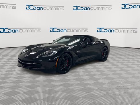 Used 2017 Chevrolet Corvette Stingray Coupe w/ 1LT image 4