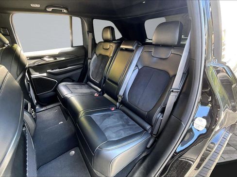 Certified 2022 Jeep Grand Cherokee Altitude AWD/4WD image 27