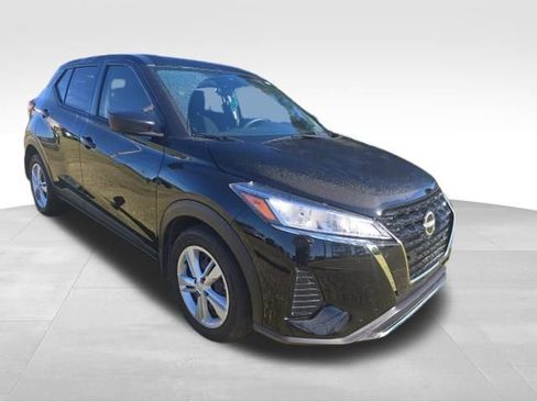Used 2024 Nissan Kicks S image 1