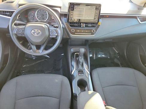 Used 2022 Toyota Corolla LE image 16