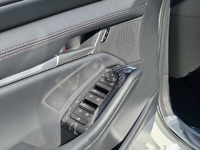 New 2026 MAZDA MAZDA3 s FWD image 18